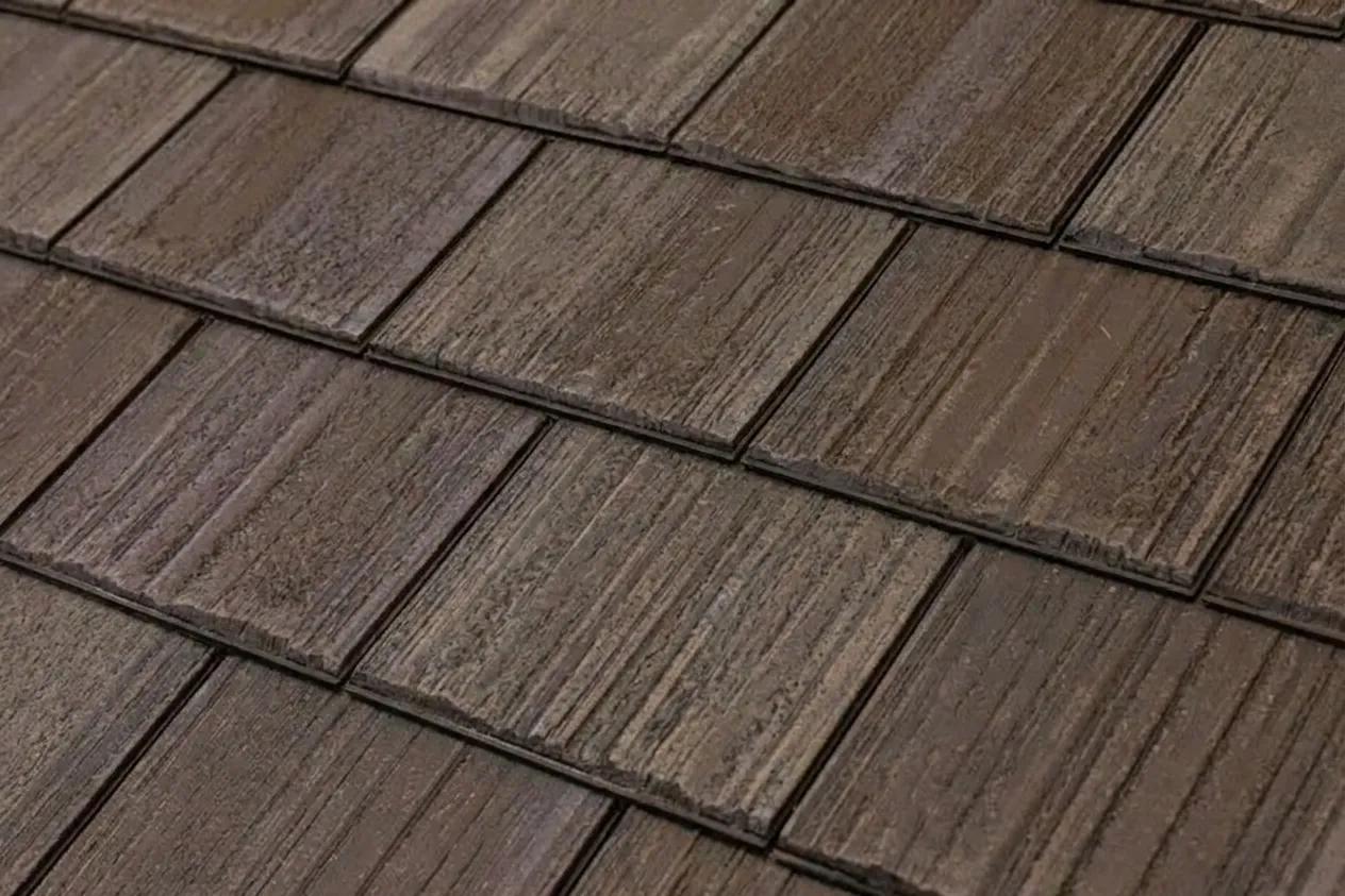 F-Wave Hand-Split Shake Castlewood Brown roof shingle swatch