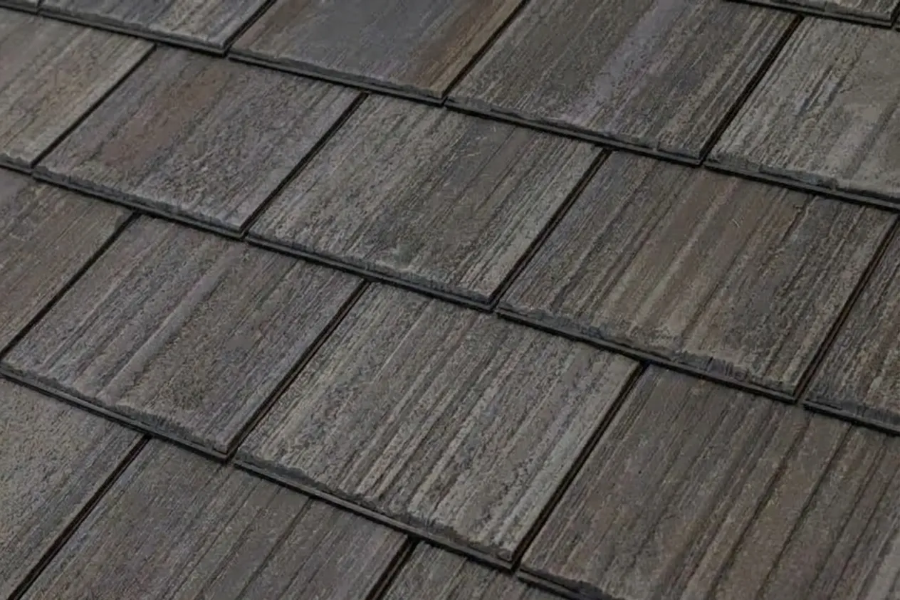 F-Wave Hand-Split Shake Lakeshore Gray roof shingle swatch